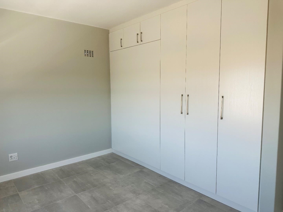 2 Bedroom Property for Sale in Oakdale Western Cape